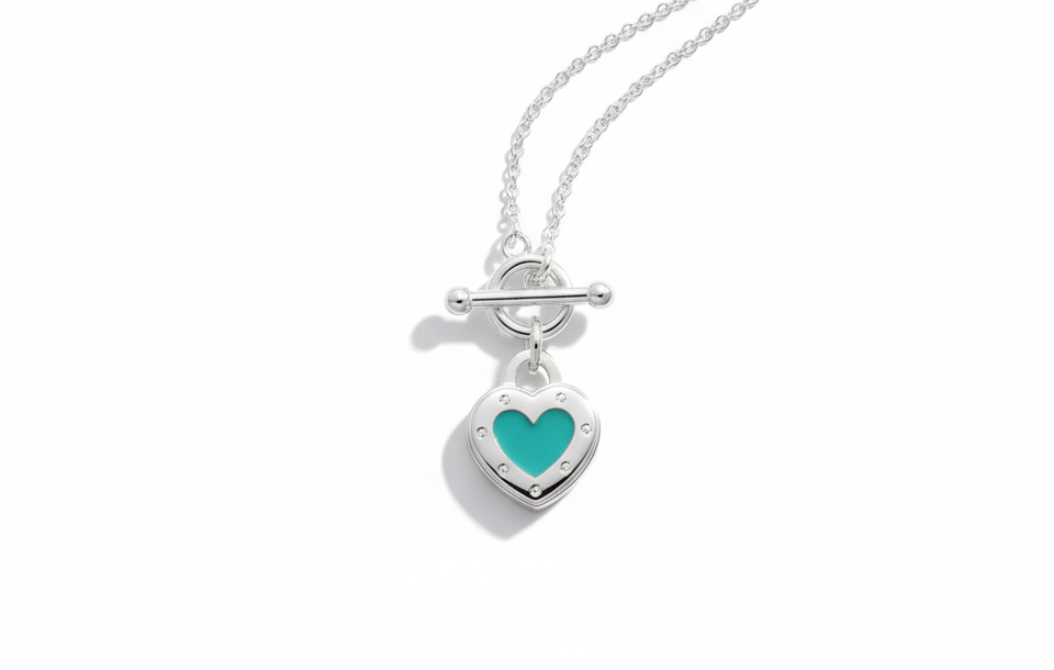 Timeless Elegance: Heart Toggle Necklace - Image 3